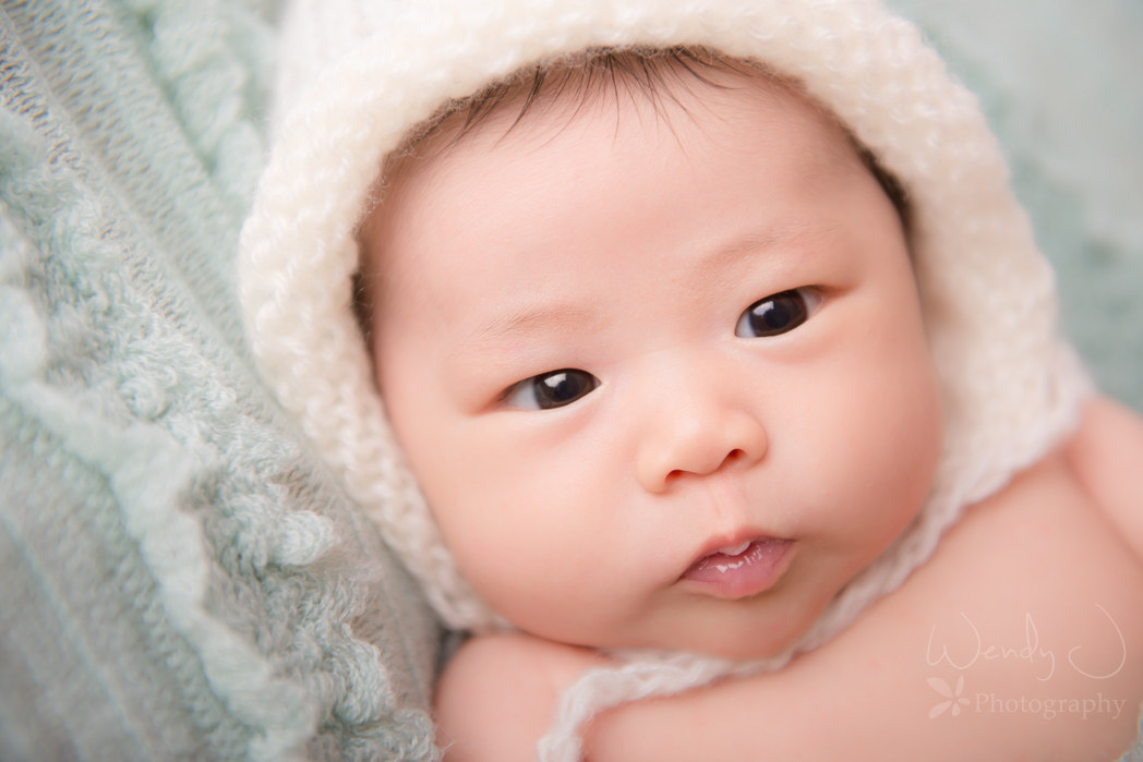 Vancouver newborn photography by Wendy J Photography.