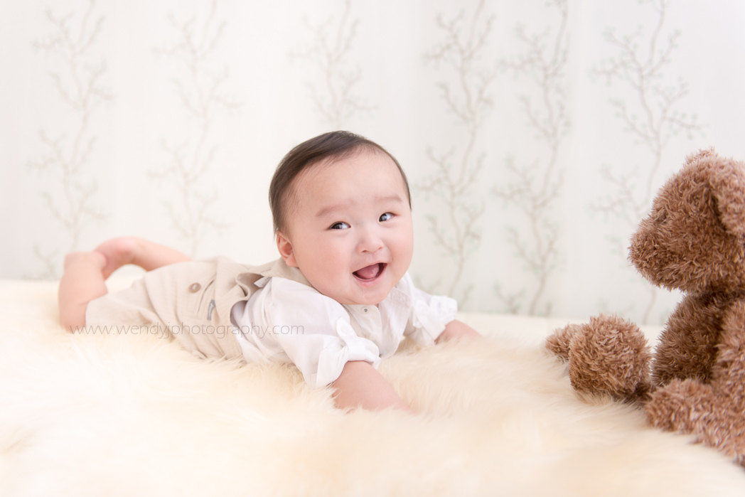 6 month old boy, baby photography by award winning child and baby photographer Wendy J.