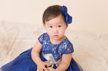 One year old girl portrait photo session.