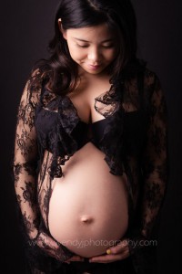 Vancouver maternity photography session by Wendy J Photography, Vancouver B.C.